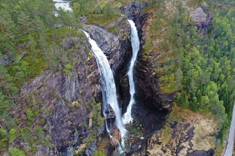 Waterfalls Hesjedalsfossen